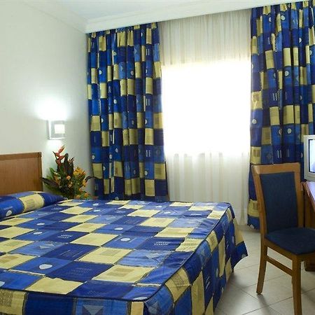 Azalai Hotel Independance Уагадугу Екстериор снимка