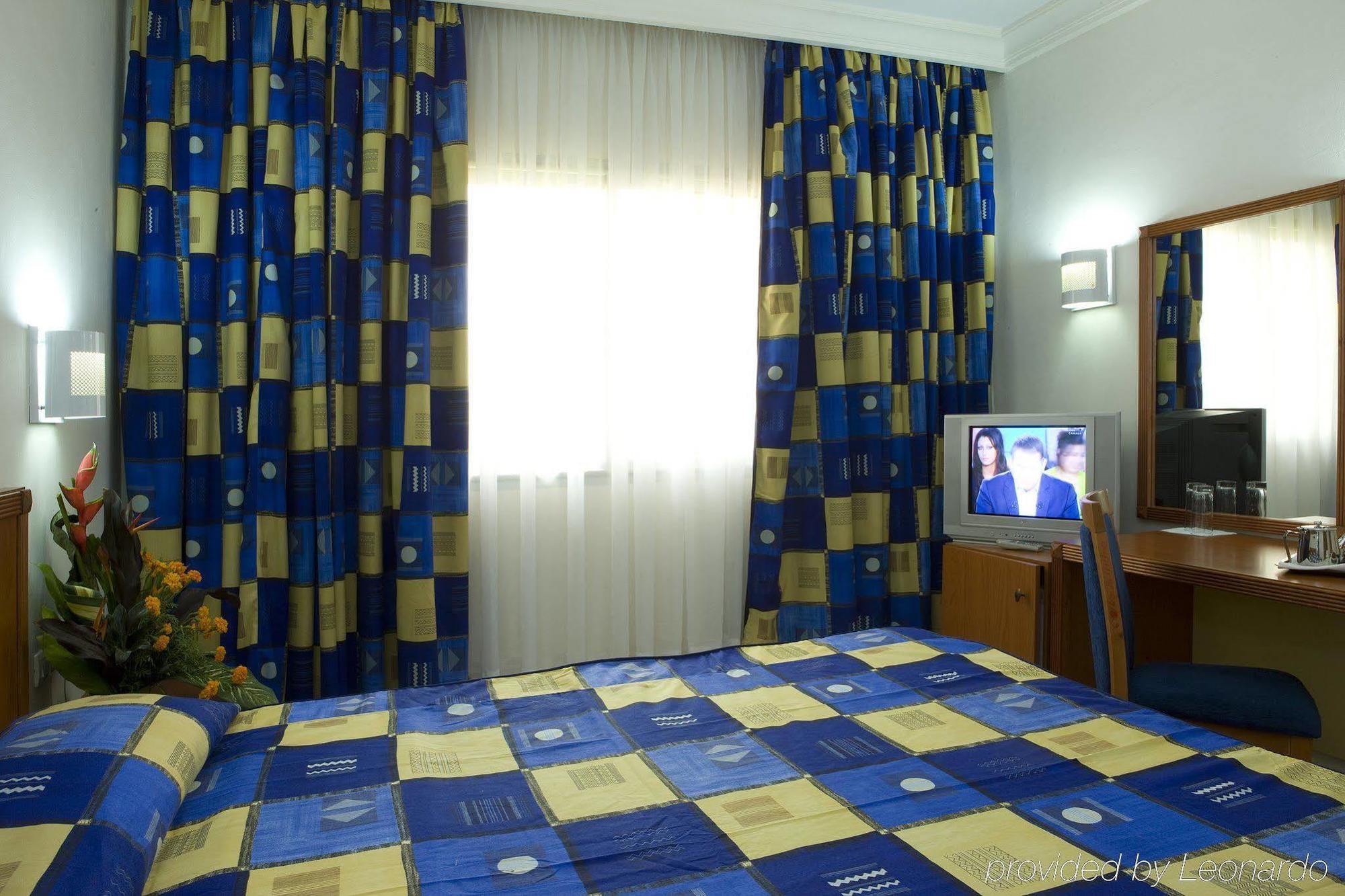 Azalai Hotel Independance Уагадугу Екстериор снимка