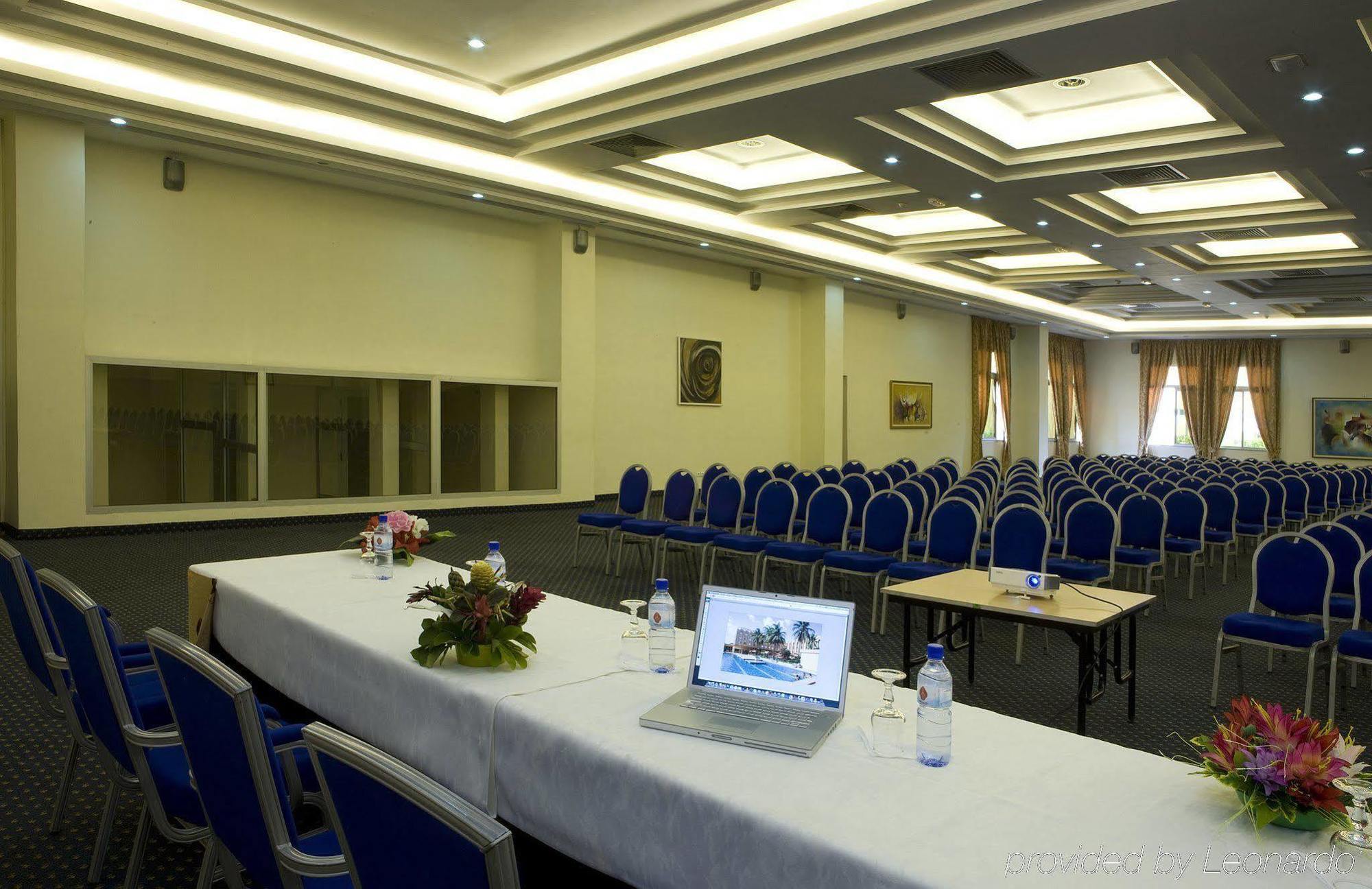 Azalai Hotel Independance Уагадугу Екстериор снимка
